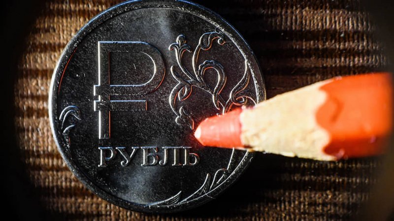 Курс евро опустился ниже 89 рублей впервые с 1 апреля