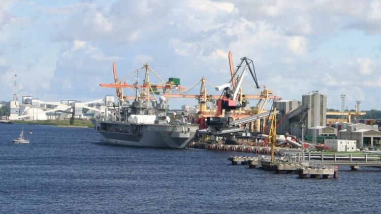 Фатальный провал Рижского порта из-за России предвещает Латвии кризис 