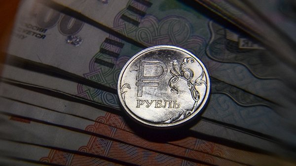 Аналитик оценил влияние закупок валюты Минфином и ЦБ на курс рубля 