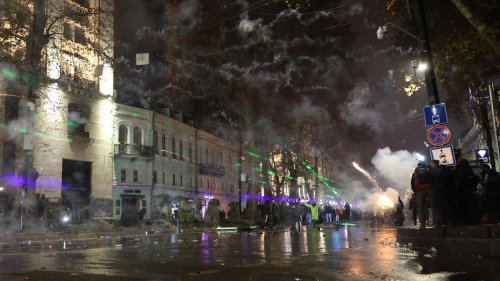 Что происходит в Грузии, где почти неделю не стихают протесты (видео)