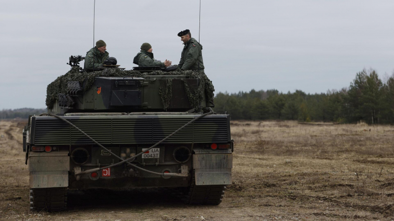 Германия и Дания передали Украине 15 танков Leopard