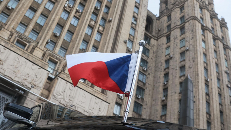 Краткосрочные визы в Чехию будет оформлять только консульский отдел